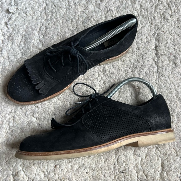 UGG Women's Bernett Black Leather Kiltie Lace Up Brogue Oxford Shoes Size 8.5 - Picture 9 of 9